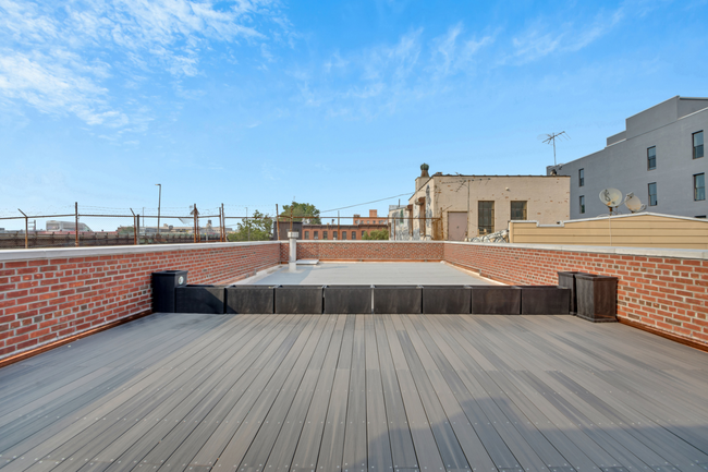 Building Photo - 155 25th St