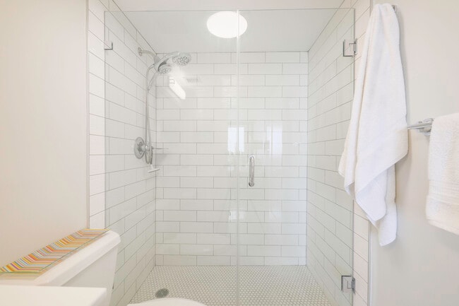 Building Photo - 5600 N Flagler Dr