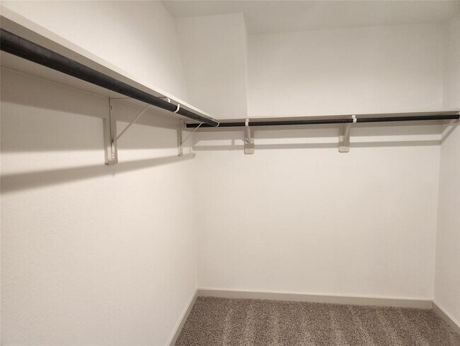 Building Photo - 7738 Robert Ln