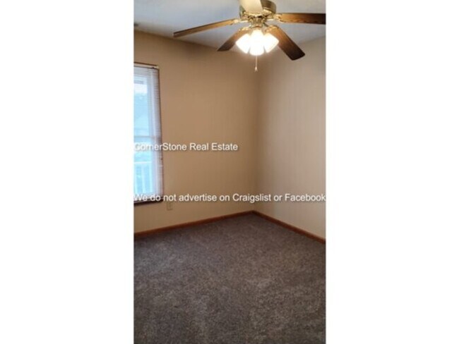 Building Photo - 102 Duck Ct