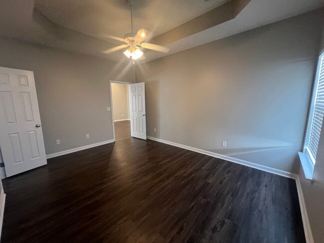Building Photo - 3 bedroom 2 bathroom in Clear Creek Colony