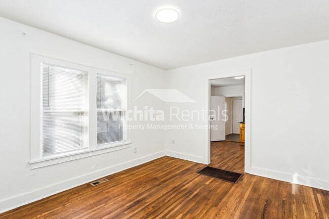 Building Photo - 531 S Meridian Ave