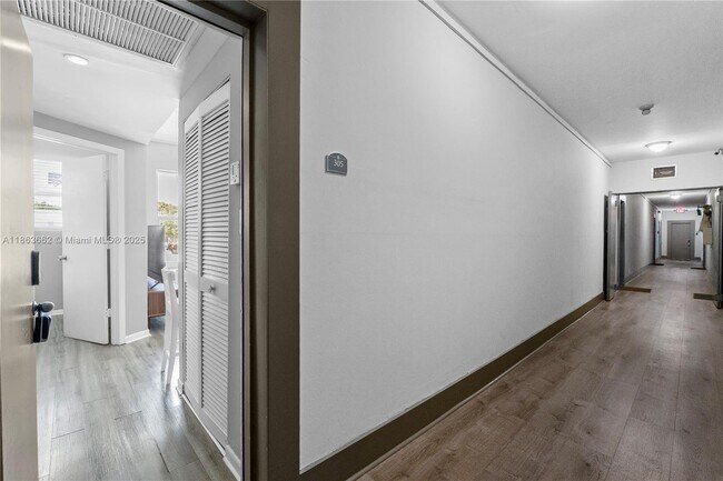 Building Photo - 1320 Drexel Ave