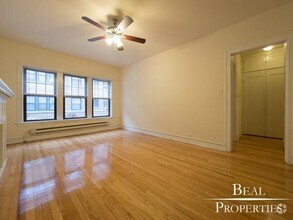 Building Photo - 1 bedroom in EVANSTON IL 60202