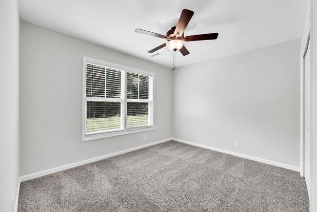 Building Photo - 1196 Cottonwood Dr