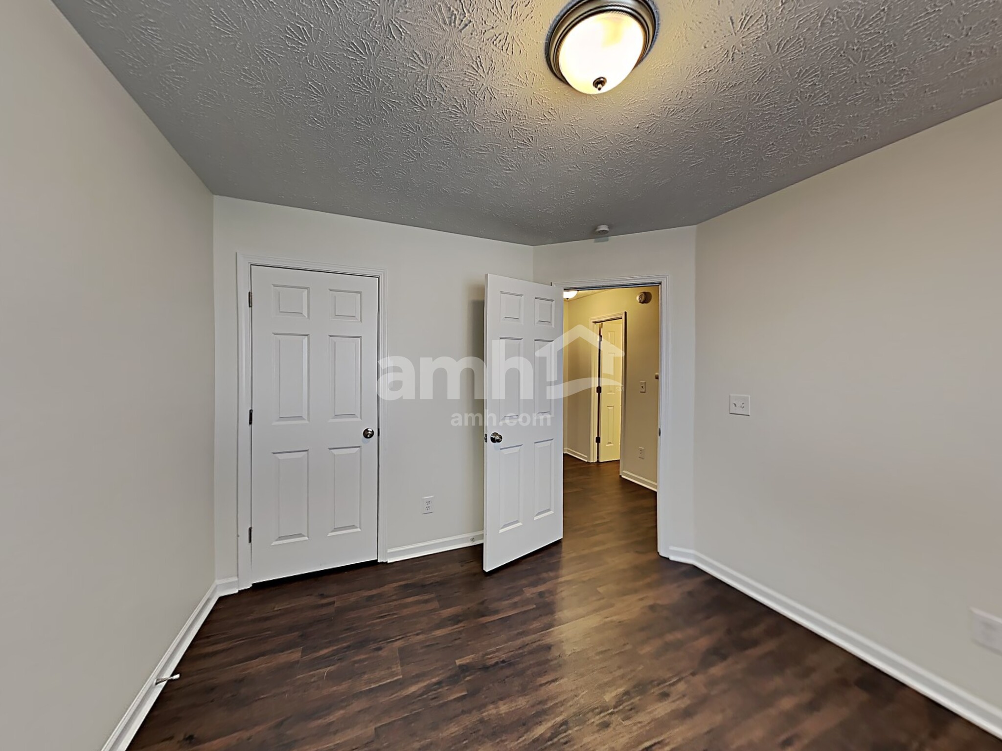 Building Photo - 126 Garden Walk