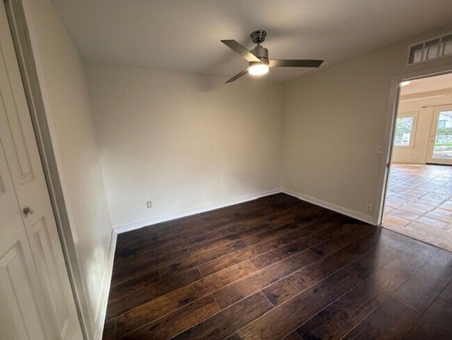 Building Photo - 326 Kindra Heights Rd