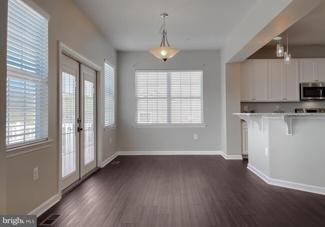Building Photo - 23246 Lindsay Dr
