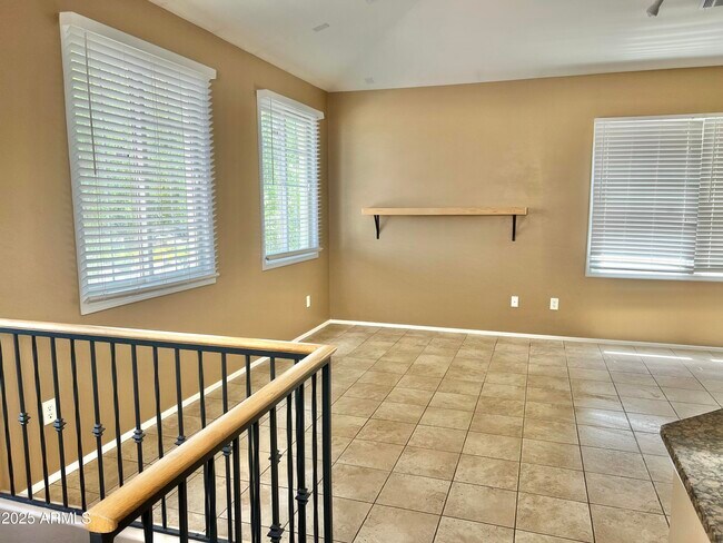 Primary Photo - 4075 E Windsor Dr