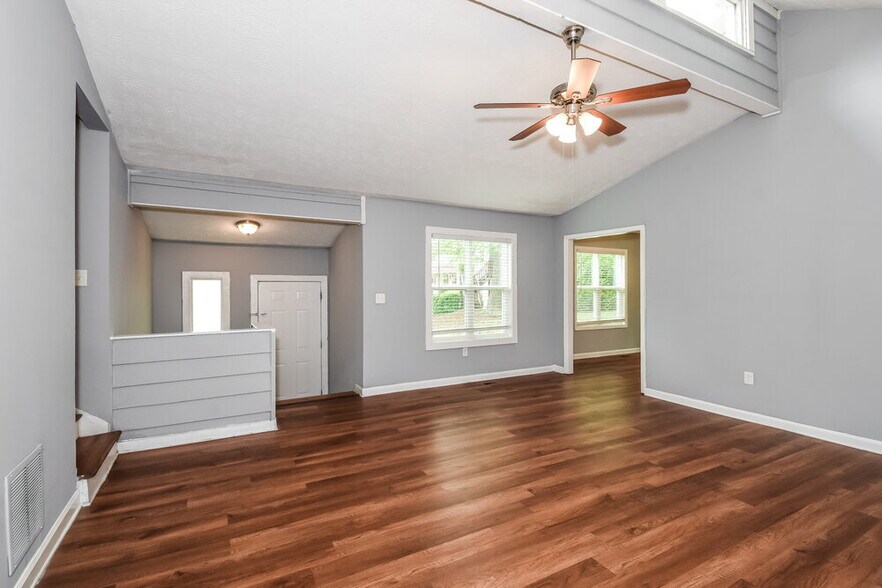 Building Photo - 6513 Mitchell Ln SW