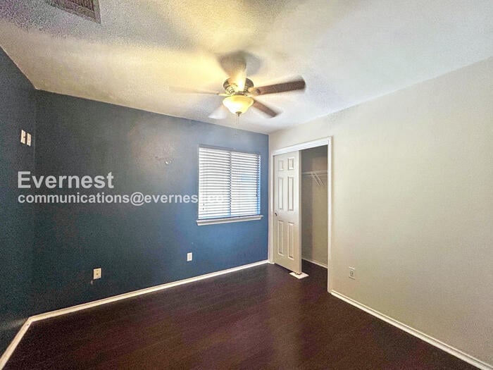 Building Photo - 317 Strawn