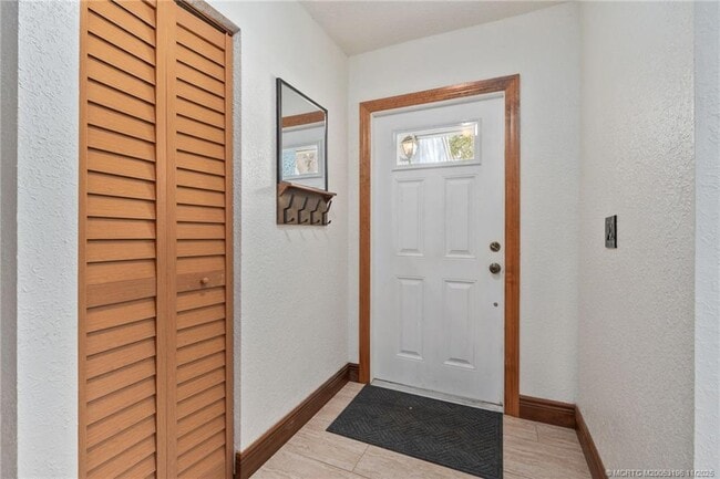 Building Photo - 111 Oakwood Dr