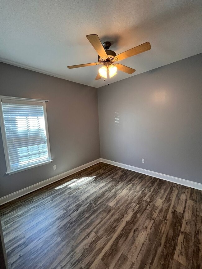 Building Photo - 4141 Barrington Dr
