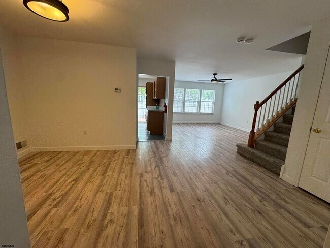 Building Photo - 10 Starboard Ct