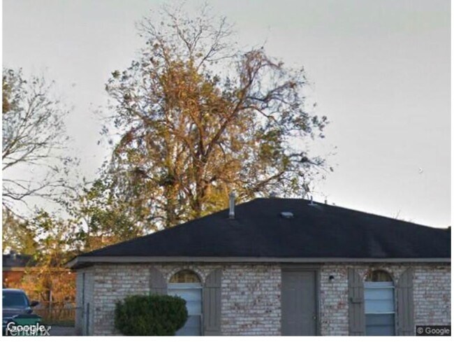 Primary Photo - 4 br, 2 bath House - 220 Della Lane