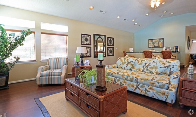 Clubhouse - Featherstone Apartments at Kiln Creek