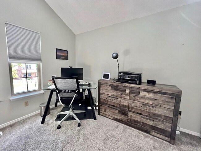 Building Photo - FURNISHED Two Bedroom Two Bath Condo on th...