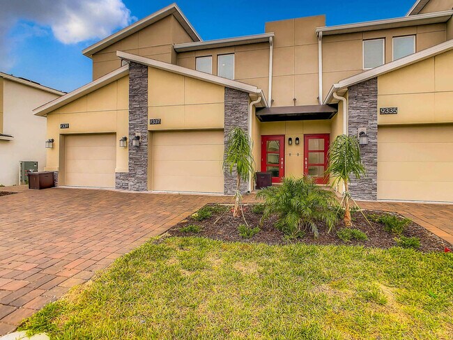 Building Photo - 9335 Sommerset Hills Dr