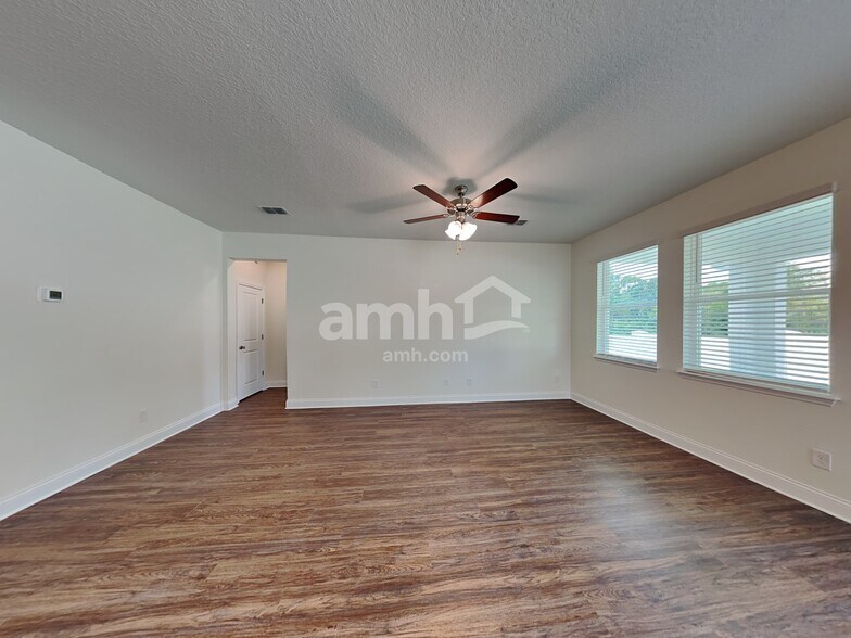 Building Photo - 900 Summer Stone Loop