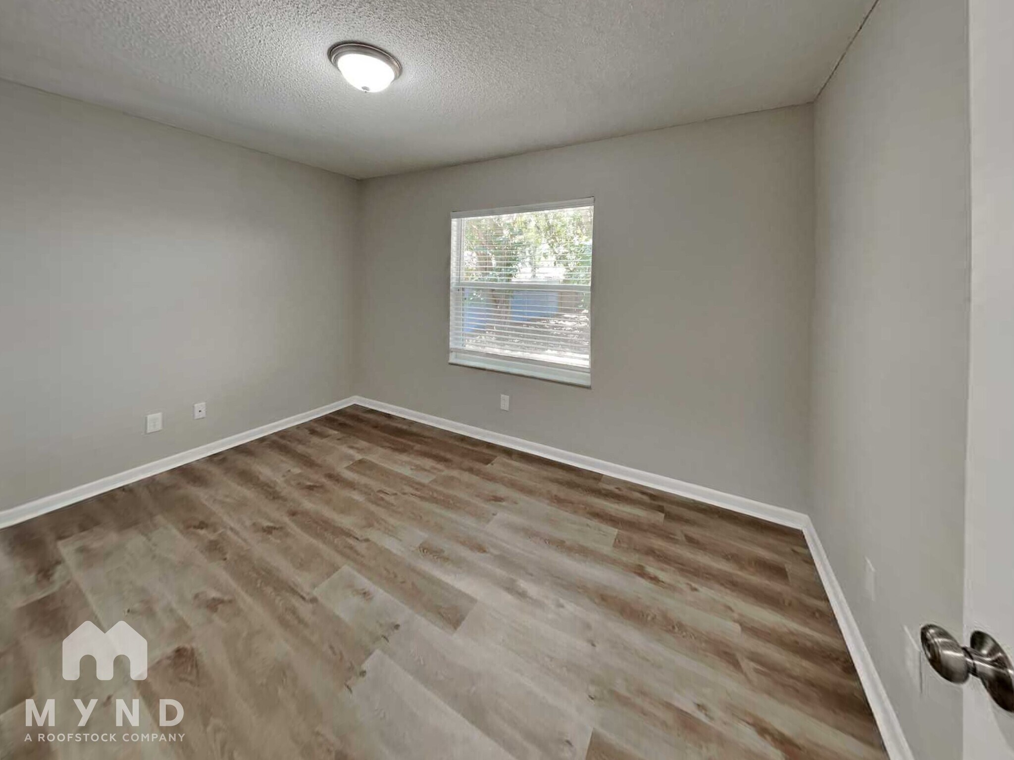 Building Photo - 2125 Karen Dr