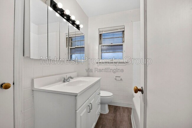 Building Photo - 8327 Sunbury Ave