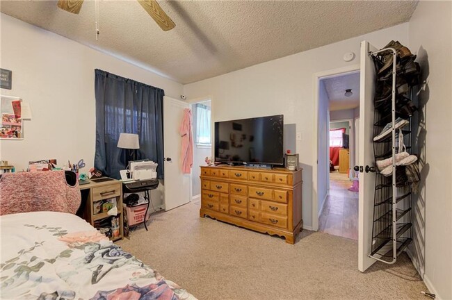 Building Photo - 330 Overton Dr