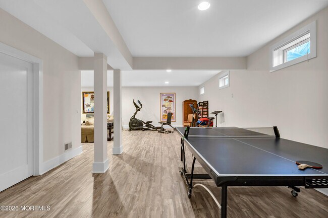 Building Photo - 513 Morris Ave