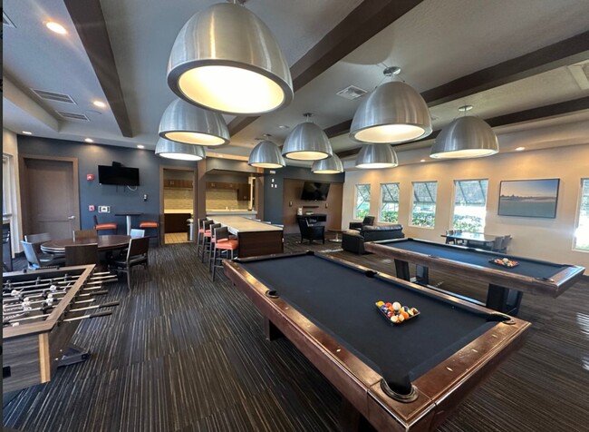 Building Photo - 3 BED 2.5 BATH TOWNHOME IN THE VISTAS AT C...