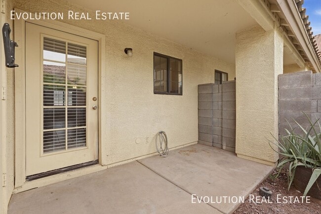 Building Photo - 455 S Mesa Dr