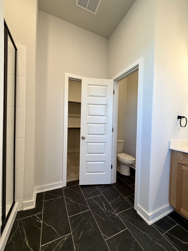 Building Photo - 14427 Inspiration Pt