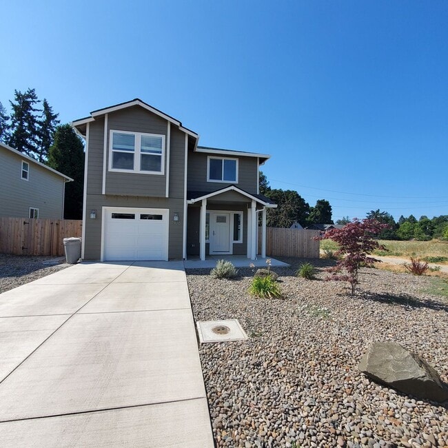 Primary Photo - Dog Friendly 3bed : 2.5 bath home w/ Garage