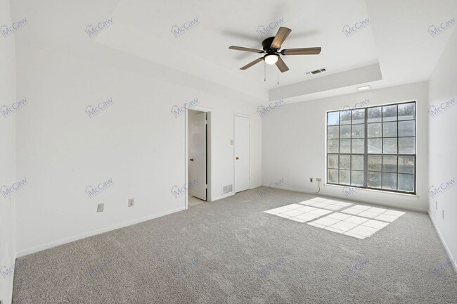 Building Photo - 2024 Heather Brook Dr