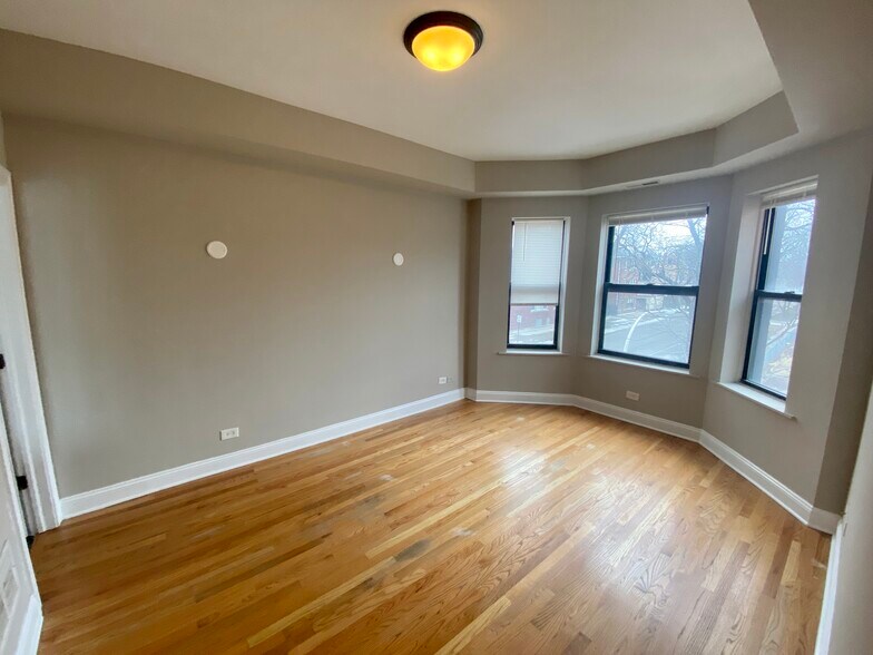 Building Photo - 1140 E Marquette Rd