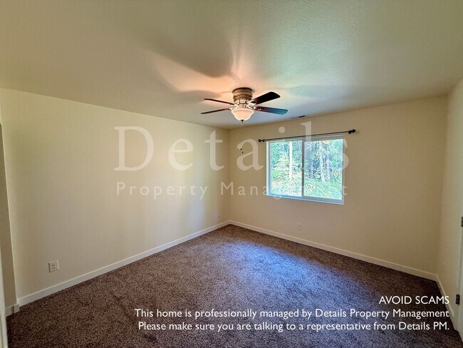 Building Photo - 3 Bedroom Port Orchard Home