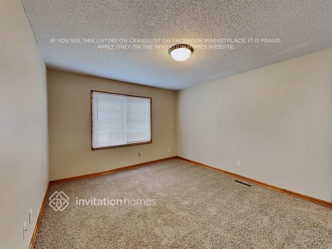 Building Photo - 6701 N Bryant Ave