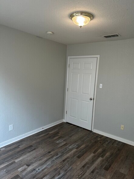 Building Photo - 13613 Woodstone Way