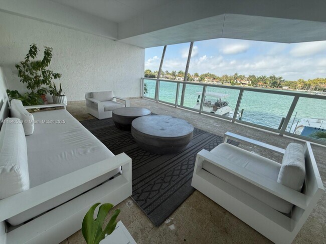 Building Photo - 5900 Collins Ave