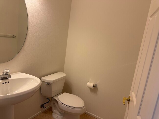 Building Photo - 78631 Yellen Dr