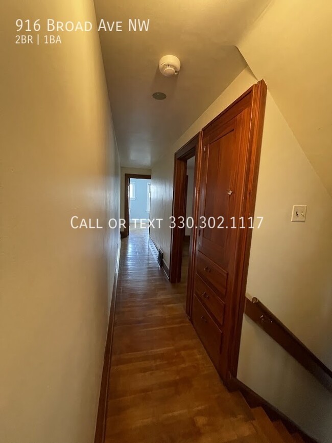 Building Photo - Two bedroom one bathroom duplex for rent