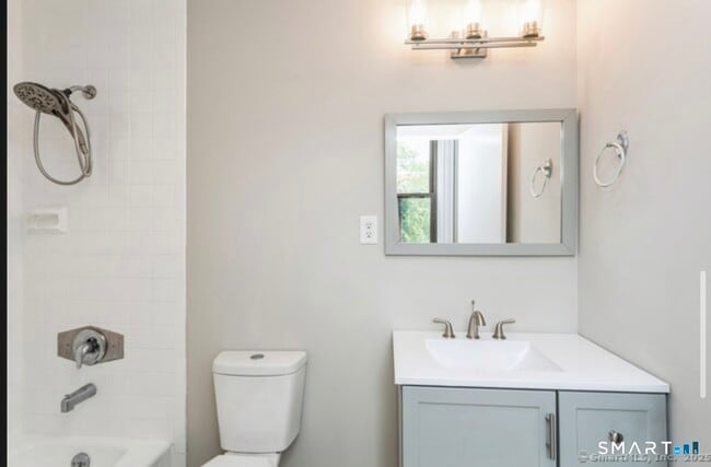 Building Photo - 71A Imlay St