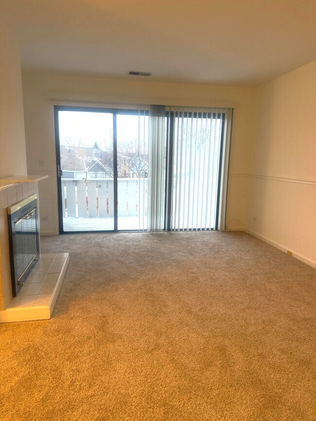 Building Photo - 327 Wildberry Ct