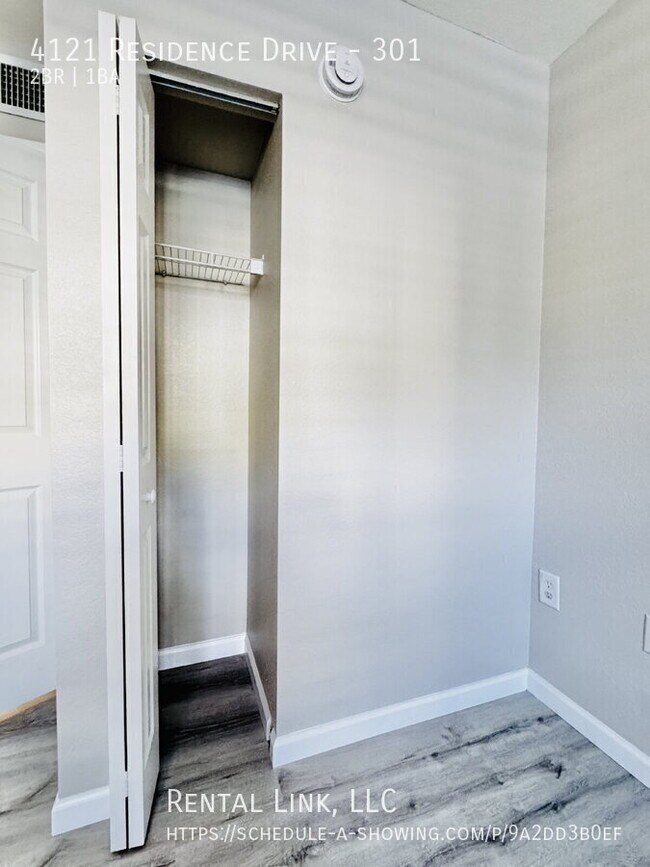 Building Photo - 4121 Residence Drive