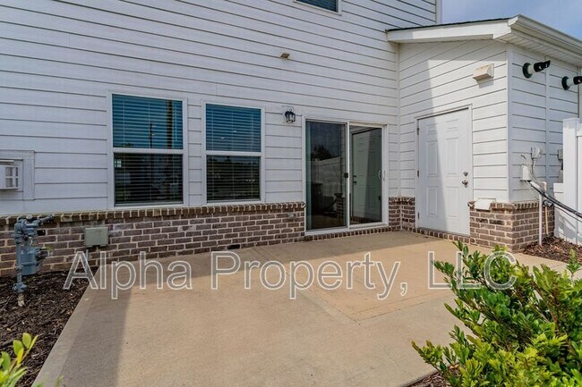 Building Photo - 164 Bromes Way