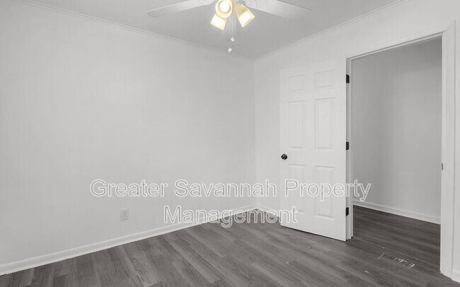 Building Photo - 612 W 42nd St