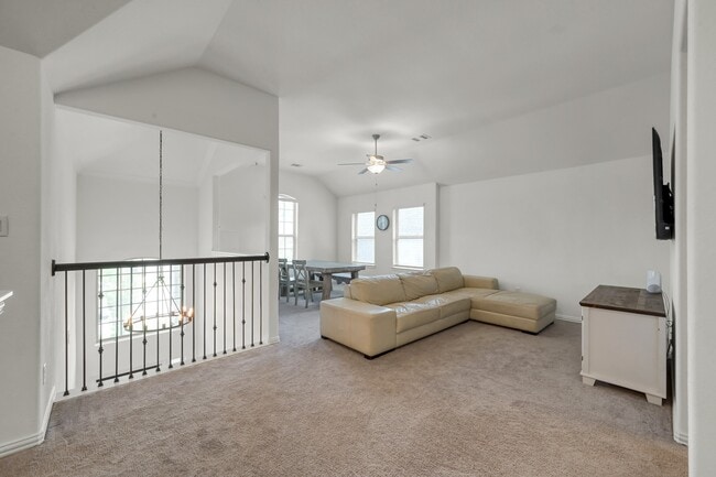 Building Photo - 508 Loft Ct