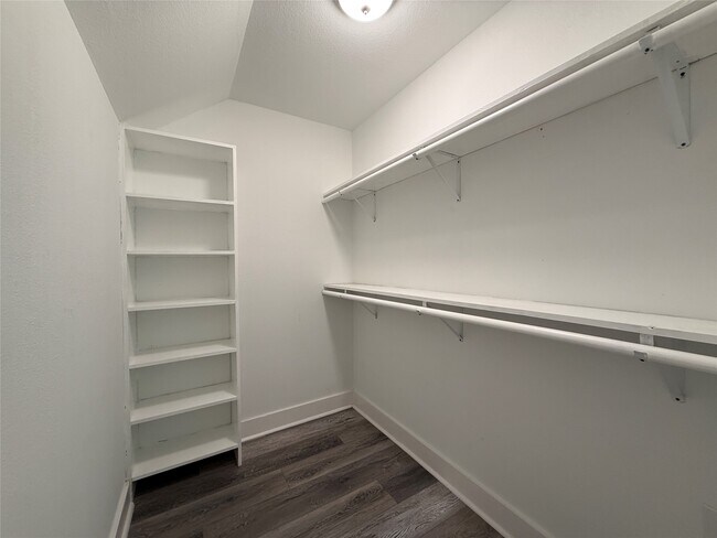 Building Photo - 2123 Bidwell Dr