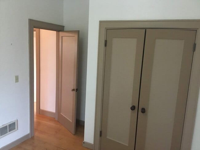 Building Photo - 3 Bedroom Duplex in Whiteaker Neighborhood