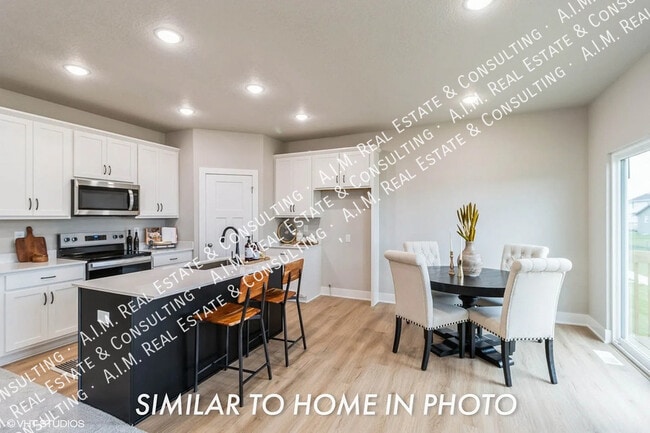 Building Photo - 3212 NE Fawn Ln