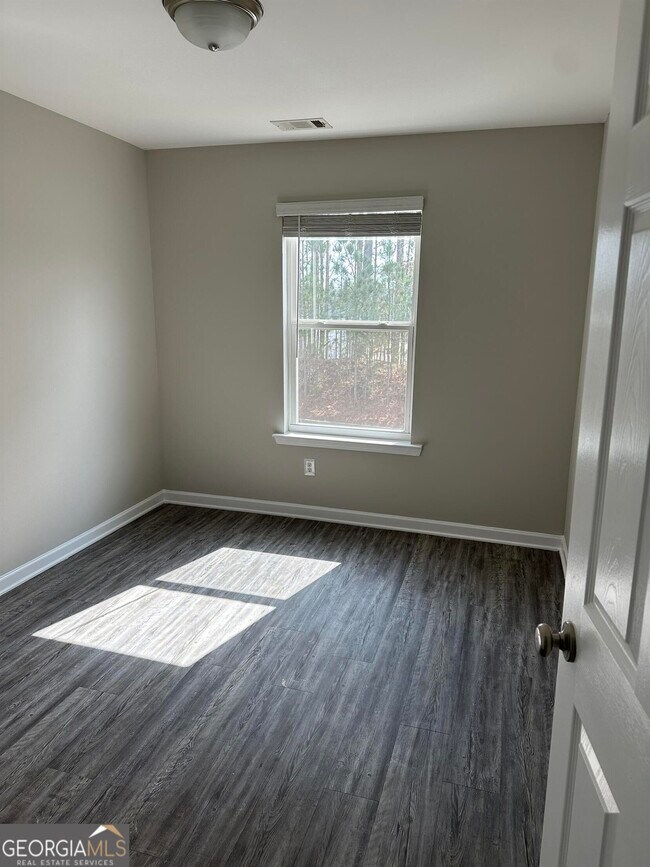 Building Photo - 4454 Pinscher St