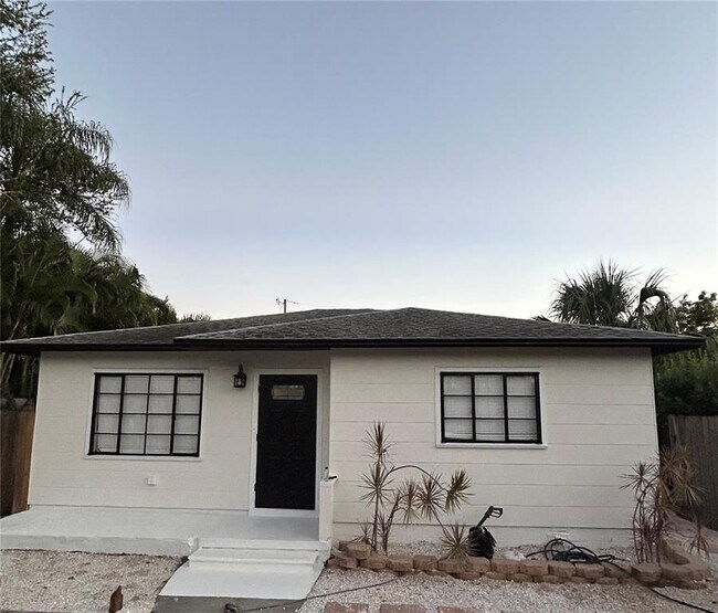Primary Photo - 4720 7th Ave N